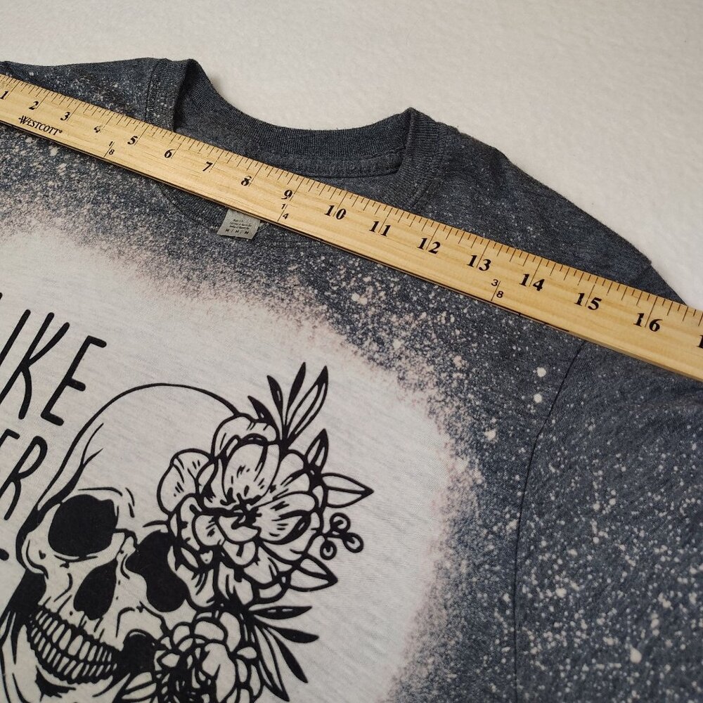 Crime Show Graphic Tee Shirt Womens sz Medium Skull Bleached Halloween - Picture 6 of 7